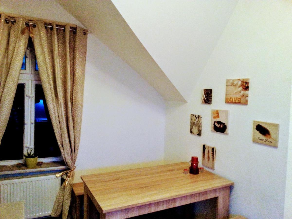 Schwarzer Adler Ferienwohnung Mit 3 Schlafzimmer, Wz, Kueche, Bad Markisch Buchholz Exterior foto
